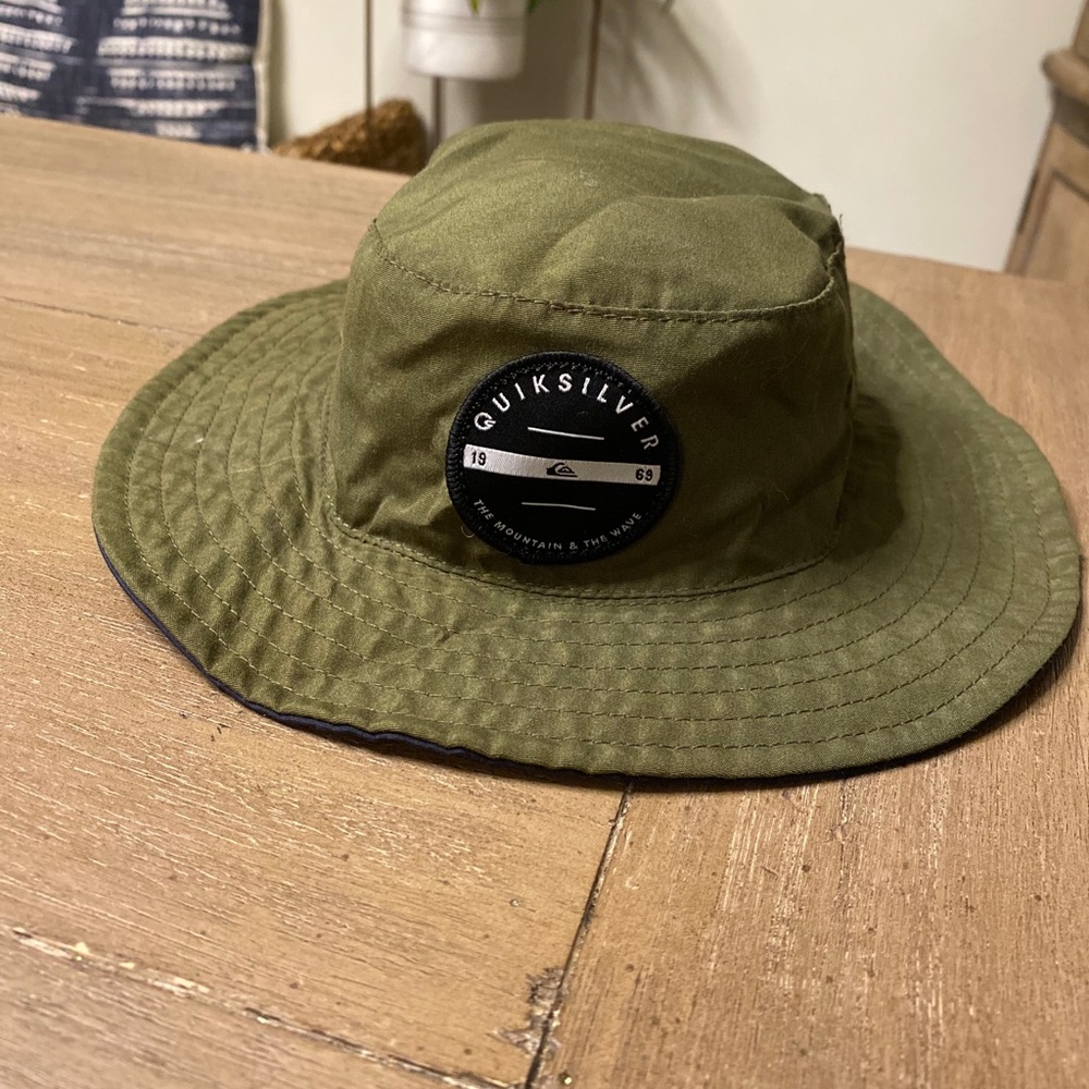 Quicksilver baby bucket hat